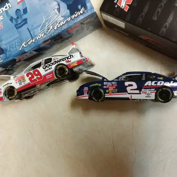 Kevin Harvick #29 Rookie Of The Year & #2 Busch Champion 1/32 Diecast 2 Car Set - Picture 6 of 10